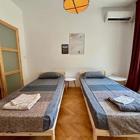 Beautiful Bright And Spacious *