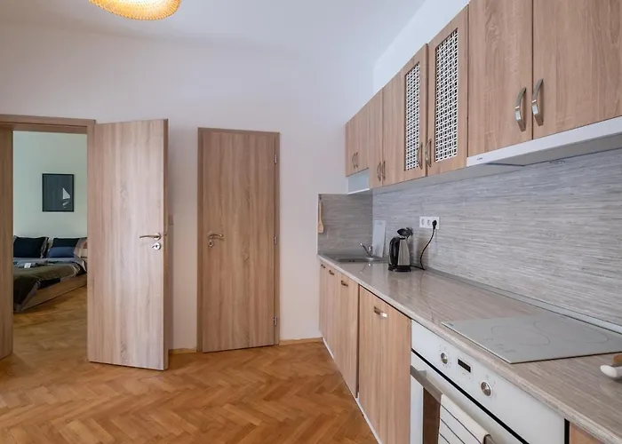 Beautiful Bright And Spacious דירה סופיה