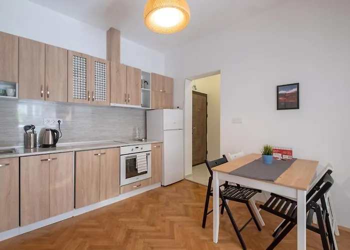 Beautiful Bright And Spacious דירה