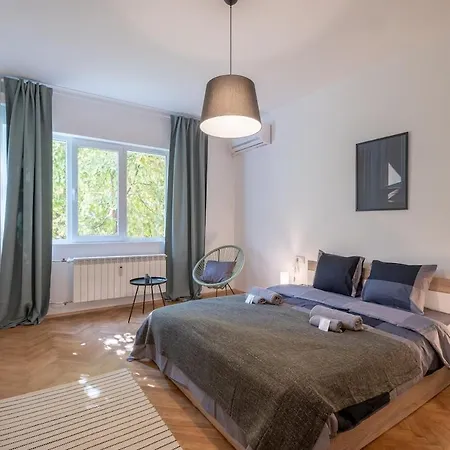 Apartman Beautiful Bright And Spacious *