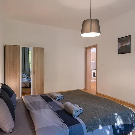 Beautiful Bright And Spacious Apartman *