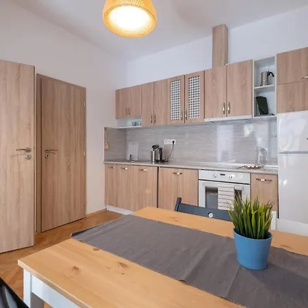 Beautiful Bright And Spacious Appartement *